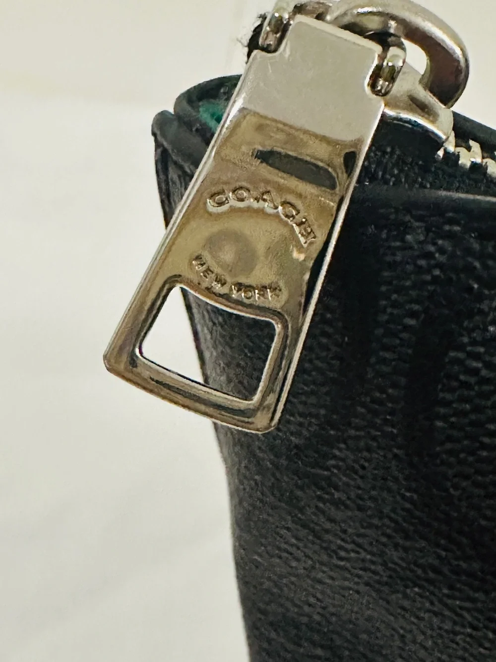 Coach NYC Skyline Limited Edition Signature City Zip Tote Black Leather
